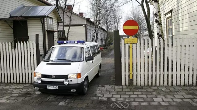 Turun kaksoissurma piha.jpg