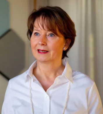 Valtakunnansyyttäjä Raija Toiviainen on joutunut sekä uhkausten että viestiryöpyn kohteeksi sen jälkeen, kun päätti käynnistää tutkinnan kansanedustaja Päivi Räsäsen sanomisista. Kuva Yle