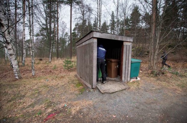 Säynätsalo ruumis roskiksen takana.jpg