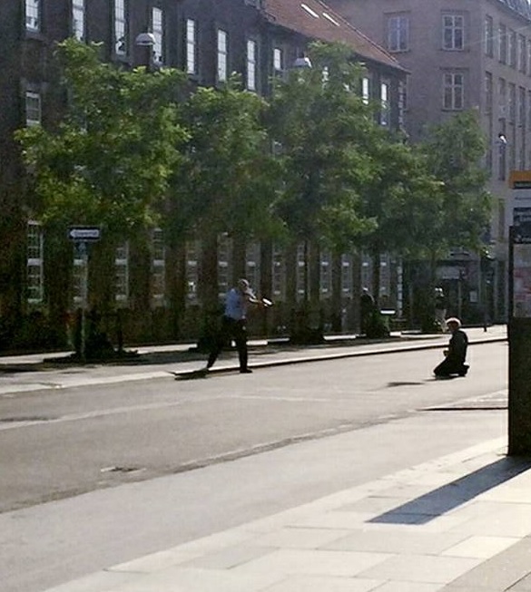 Tanska oikeustalolla ammuskelija.jpg
