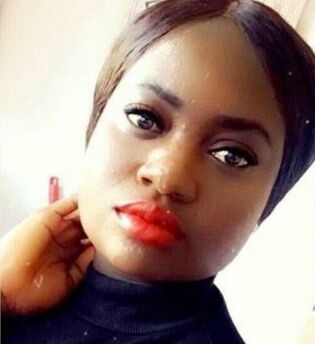Sairaanhoitaja Mary Agyeiwaa Agyapong, 28, sai COVID-19-taudin ollessaan viimeisillään raskaana..jpg