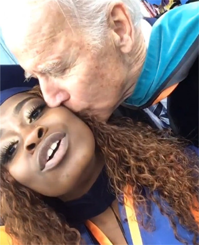 Hän on POTUS nro 46, jos laatumedia saisi päättää, yritys on ainakin todella rajua ja sääntöjä ei ole, puolueettomuus tai totuuskaan ei näytä painavan mitään. Onneksi perinteinen media on kuolinkorinoissaan, vaikka korona tulikin heille sopivaan aikaan.