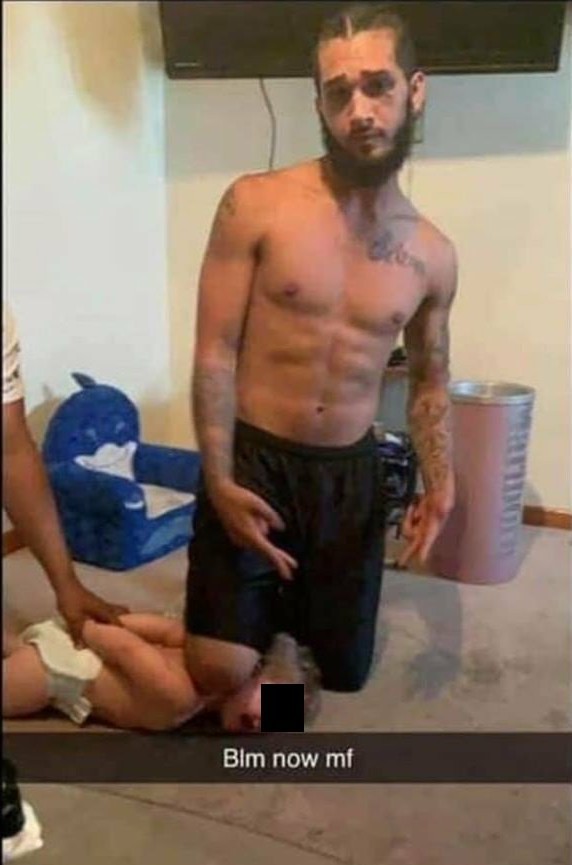 "black lives matter now, motherfucker", kirjoitti Isaiah ja polki vauvaa niskasta