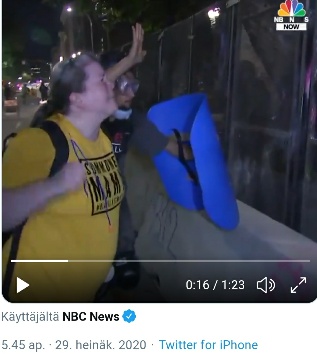 Työssäkäyvän yh-äipän blm-tuskaa, on univelkaa mutta nukkua ei voi ku black lives matter perkeleesti.jpg