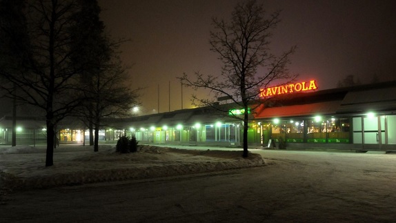 Metsäkankaan ostoskeskus kuvattuna talvella 2009. Täällä Pauliina nähtiin viimeisen kerran elossa. JOHN PALMEN