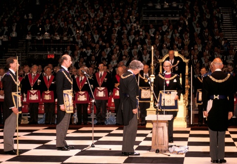 gathering-Freemasons-anniversary-formation-Earls-Court-London-1992.jpg