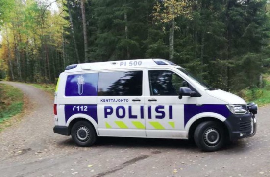 Kaupin ulkoilualueella Tampereella on liikkunut tiistaina poliisiautoja. Huhut kertovat puukottajasta.VILJA VÄLIMÄKI / LUKIJAN KUVA