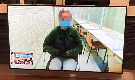 Murhasta syytetty nainen oli käsittelyssä mukana videoyhteydellä.­ KUVA: ANNA-MAIJA NAAKKA