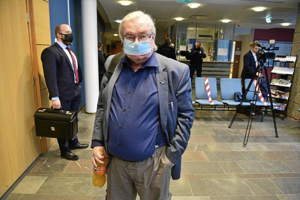 Pekka Kataja saapui oikeustalolle puoli yhdeksän jälkeen - RISTO AALTO.jpg