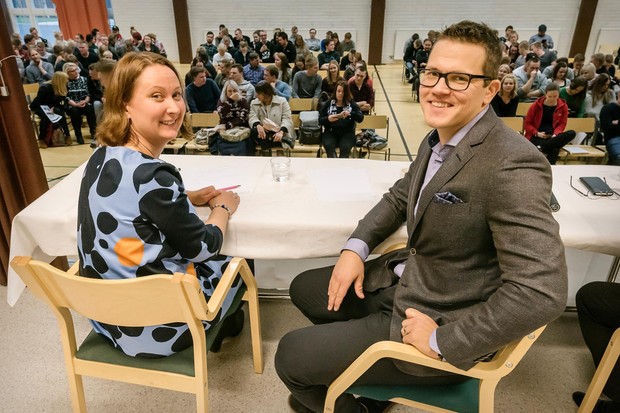 Vasemmalla MTKn lakimies Marica Twerin ja oikealla S-ryhmän tuoretuotteiden valikoimajohtaja Antti Oksa.jpg