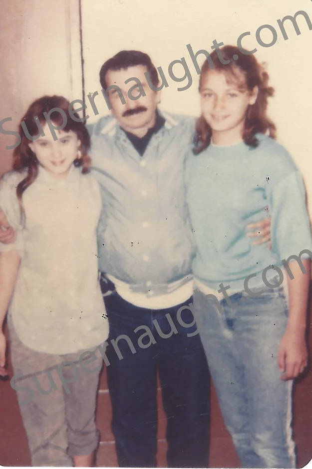USAn ilkein mies Pee Wee lastenlastensa kanssa, otettu vankilavierailulla.jpg