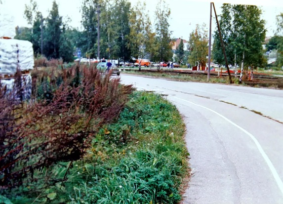 Tämä kuva on ollut esillä aiemminkin; sivulla 2, mutta mustavalkoisena ja uhrin kuvalla lisättynä.