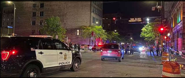 Minneapolisin tuorein blm-monimurhapaikka ammuskelun jälkeen.jpg