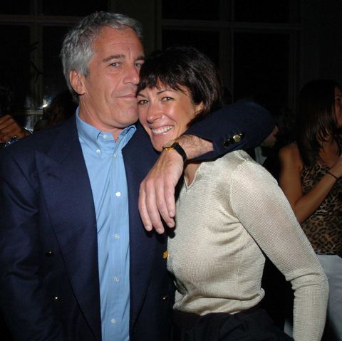 Jeffrey Epsteinin kanssa epämääräisessä suhteessa ollut Ghislaine Maxwell hankki Epsteinille nuoria tyttöjä ja naisia mm. eroottista hierontaa antamaan. Tytöille uskoteltiin olevan kyse mm. mallikuvauksista.jpg
