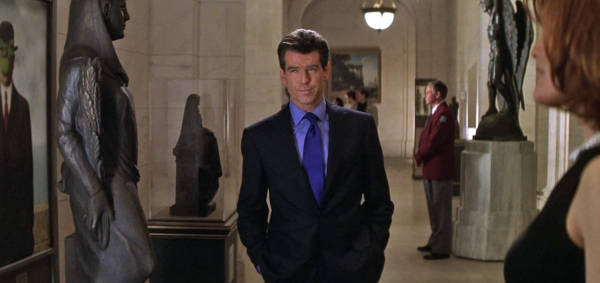 Elegantti ja salaperäinen Pierce Brosnan elokuvassa Thomas Crown Affair.jpg