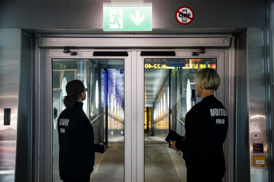 Ylitarkastajat rankassa työssään.jpg