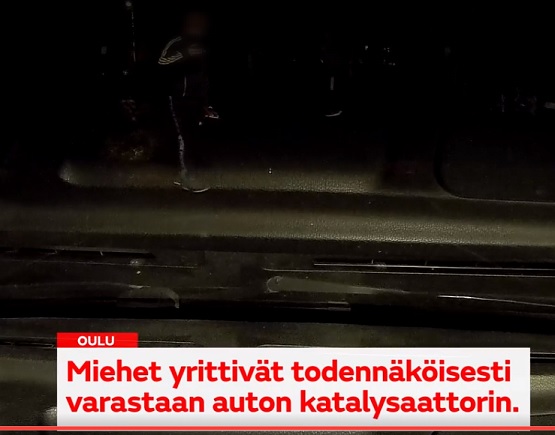 Toisen varkaan kadottua tunkkeineen Oulun yöhön, jäi Like a boss kuvaamaan auton rekistereineen päivineen. "Ensi kerralla mine onnistuma".
