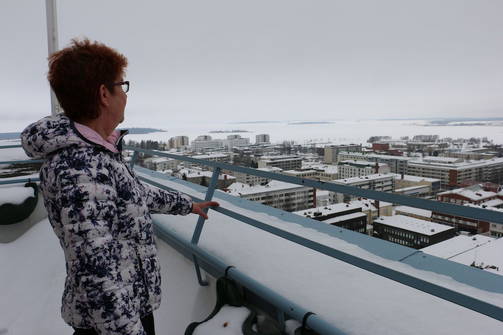 Pojan väkivaltainen kuolema on muuttanut Outi Pätärin elämän kokonaan. Viha ja raivo eivät ole vuodessa hellittäneet. (MIRJA RINTALA)