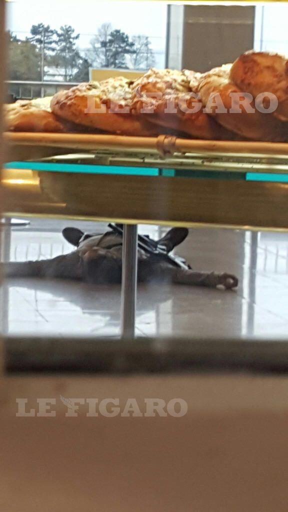 Kuolleella terroristilla oli ase.jpg