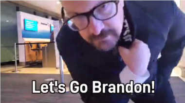 Lets go Brandon -huudatettiin myös Chicagon lentokentällä.jpg
