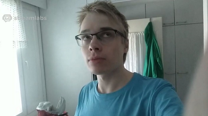 ETQ8knS.jpg