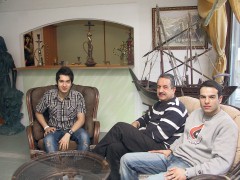 Family Dream on perheyritys, joka työllistää Anes (vas.), Hasan ja Neisam Al-Wattarin lähes kellon ympäri. Motellissa on myös viihtyisä vesipiippuosasto, jossa voi rentoutua kaikessa rauhassa..jpg
