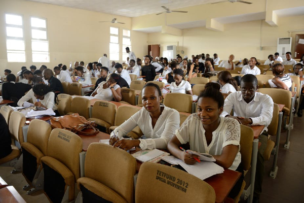 Yliopiston luentosali, Nigeria.jpg