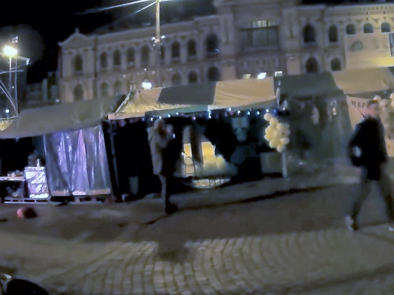 sammutusta häkkyrän päältä