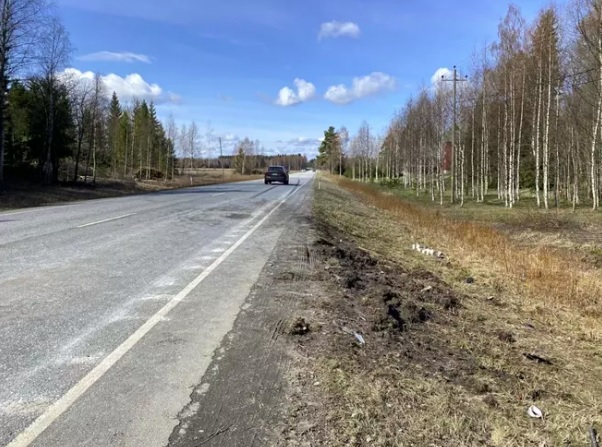 Porintiellä tapahtunut kuolonkolari vaati neljän ihmisen hengen Sastamalan Putajassa. Kolarissa oli osallisena kaksi henkilöautoa ja moottoripyörä. KUVA: HANNA PIHLAJAMÄKI / ARKISTO