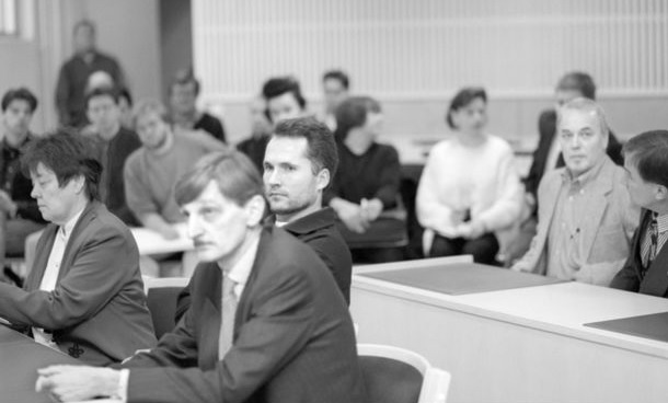 Christensen tuomittiin Helsingin käräoikeudessa kahdesta murhasta. IL-ARKISTO. DL huom! Puolustuksen aa oli näemmä vuonna 2011 edesmennyt Aarno Arvela. Jäi mieleen etenkin Heinojen murhaajien sekä kukkakauppiaan murhaajan aa:na.
