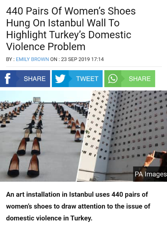 Vuonna 2018 Turkissa kuoli 440 naista kotiväkivallan uhreina. Taideteoksesta on yhtä paljon kenkäpareja.jpg