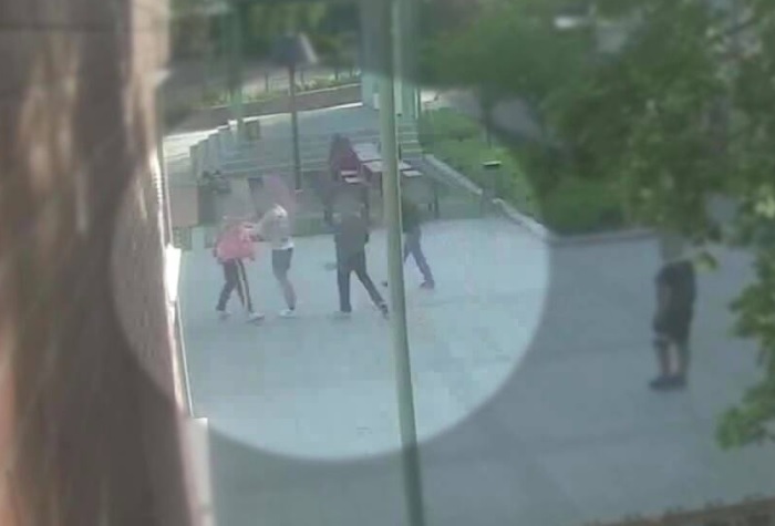 Tapahtumia taltioi kolme eri paikoissa sijainnutta valvontakameraa.
