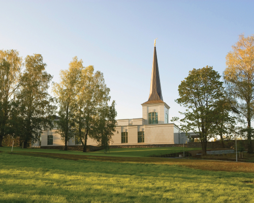 Mormoneiden temppeli Espoon Karakalliossa.jpg