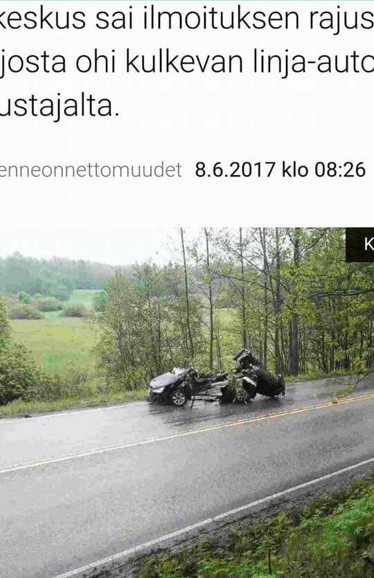 Audi onnettomuuden jälkeen.