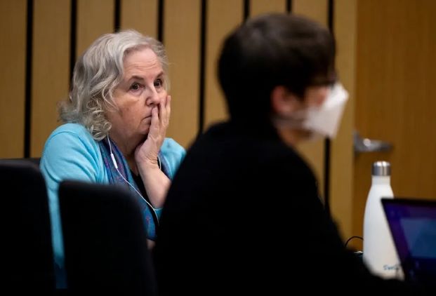 Syytetty Nancy Brophy oikeudessa
