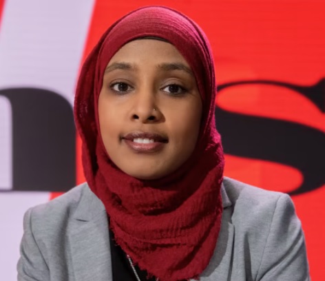 Viimeinen sana ohjelma, vieraana kirjailija ja toimittaja Maryan Abdulkarim. Kuva: Jorge Gonzalez / Yle