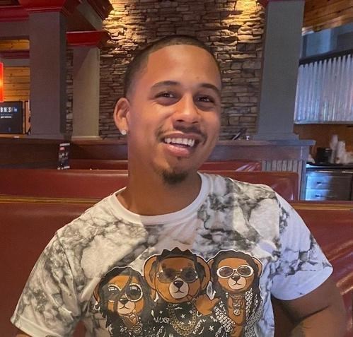 Oikea Reggie Mabry