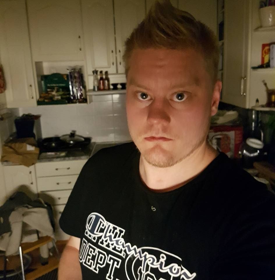 Toinen suorittajaportaan henkilöistä