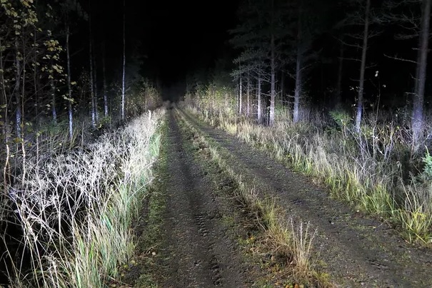 Paikka, jossa uhri sivuutti maasturillaan ampujan auton ja samalla paikka jossa laukaukset ammuttiin. POLIISIN ESITUTKINTA