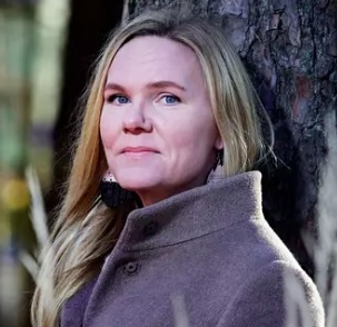Lapsiasiavaltuutettu Elina Pekkarinen ei yllättynyt tuoreista tutkimustuloksista, joiden mukaan maahanmuuttajataustaiset lapset jäävät koulumenestyksessä ikätovereitaan jälkeen. KUVA: PETTERI KIVIMÄKI