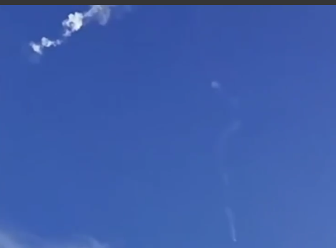 räjähdys ja putoava kone.png