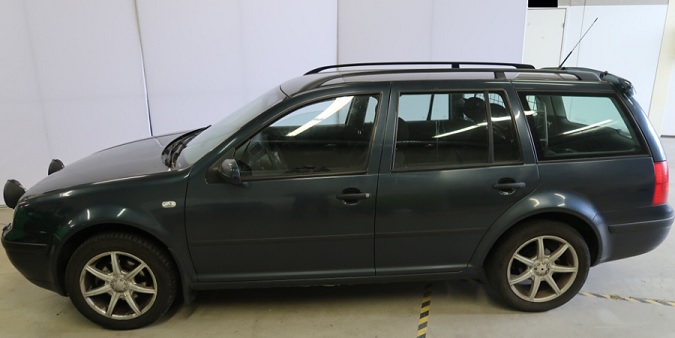 Poliisi on takavarikoinut henkilöauton, jonka epäillään olleen yliajossa käytetty ajoneuvo. Kyseessä on sininen Volkswagen Golf Variant vuosimallia 2004. Poliisi on julkaissut valokuvan ajoneuvosta tunnistamisen helpottamiseksi. Kuva Poliisi.