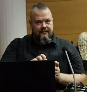 Sexpon toiminnanjohtaja Tommi Paalanen Helsingin käräjäoikeudessa 5. syyskuuta. KUVA: ANTTI HÄMÄLÄINEN / IS