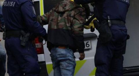 MustatKadet.jpg