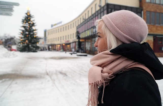 Jenny Jäppinen tekee nyt kovasti töitä omien unelmiensa eteen. — Siihen äitikin aina kannusti, sanoo Jäppinen.