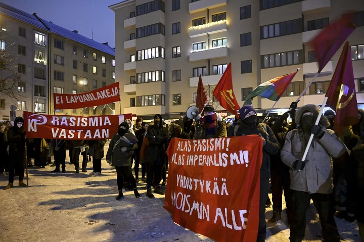 Äärivassarinatsit Helsingissä 2.jpg