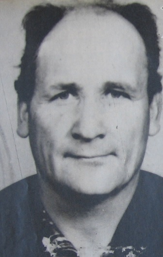 26.1.1926 syntynyt Aatos Kustaa Uutela oli haudattuna kotitilalleen 12 vuoden ajan. Kuva Alibi 7/1987.