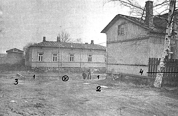 Yleiskuva Jokiranta 5 kohdalta. 1. Ruumiin löytöpaikka 2. Kamppailun jälkiä 3. Lautakehikko, josta otettiin lauta aseeksi 4..jpg