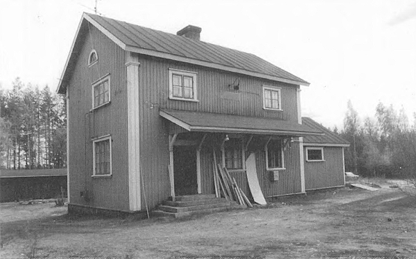 Vehmaksen asemarakennus.jpg