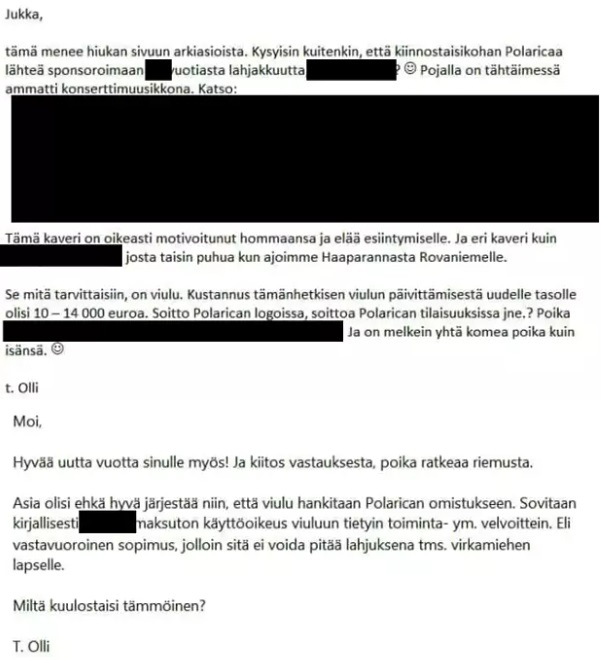 Olli Sorainen ehdotti toisen viulun hankintaa Jukka Kristolle helmikuussa 2022. Edellinen viulu oli hankittu vuonna 2020. Kuva: Poliisin esitutkintamateriaali.<br />Sorainen puhuu ”vastavuoroisesta” sopimuksesta, jotta viulun hankintaa ei voi pitää lahjuksena virkamiehelle. Kuva: Poliisin esitutkintamateriaali